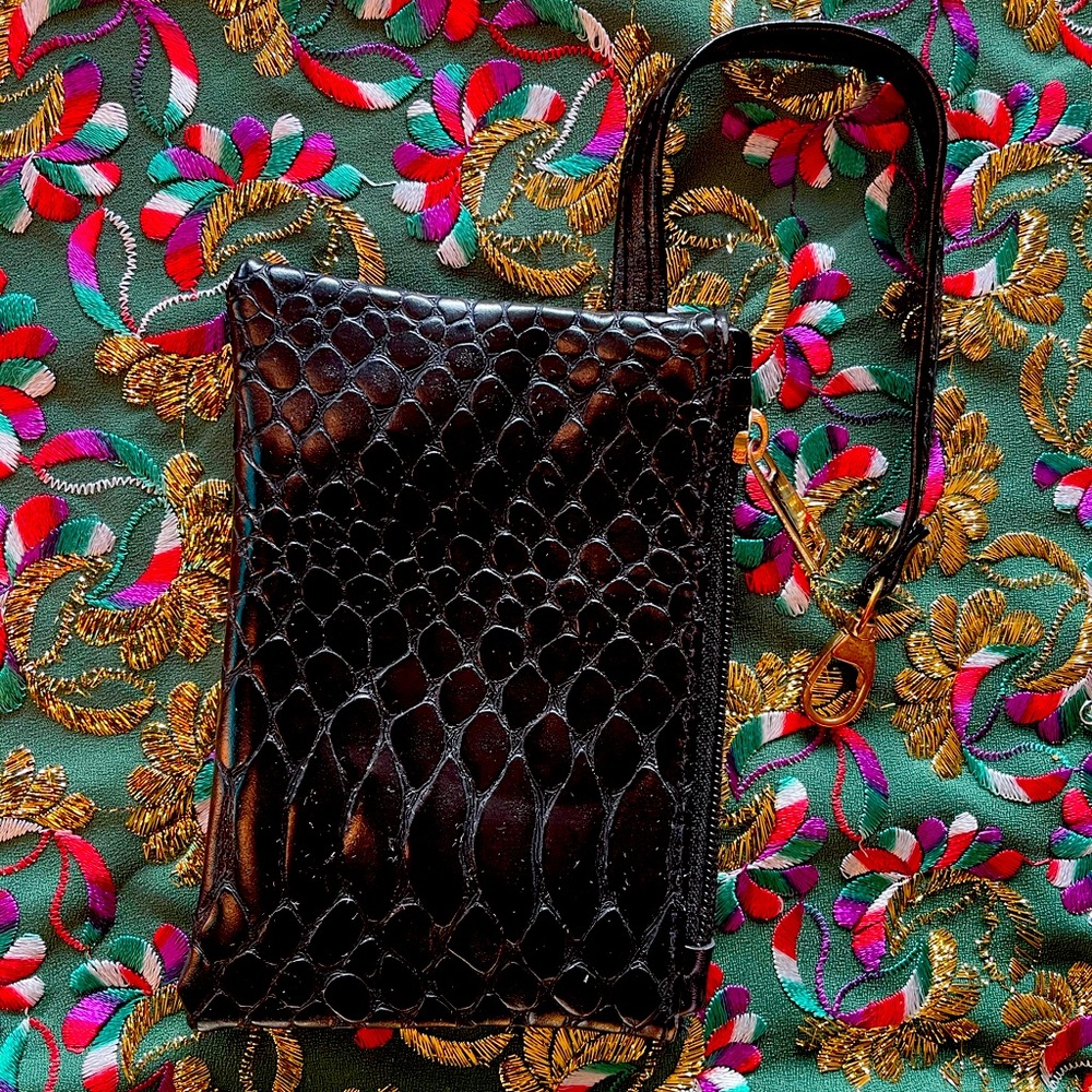 Corner Zip Wallet
